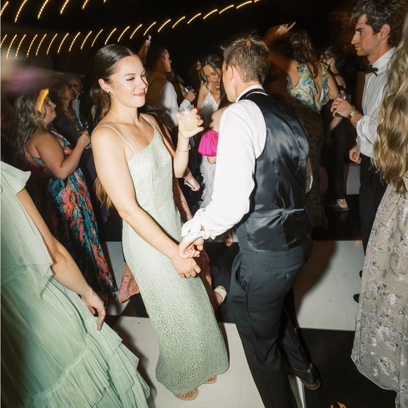 Asymmetric maxi lace dress with leg split - Picture 3 of 6